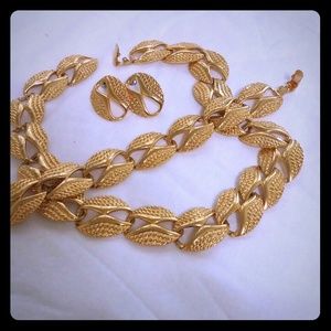 Vintage gold jewelry set